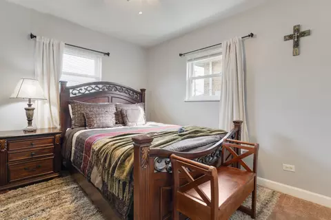 Bedroom - 4605 Warsaw Ave, Lyons, IL 60534 photo 1 of 4