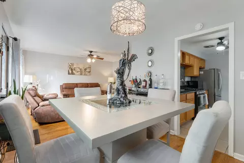 Dining - 4605 Warsaw Ave, Lyons, IL 60534 photo 5 of 5
