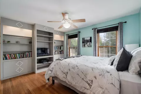 Bedroom - 5282 Galloway Dr, Hoffman Estates, IL 60192 photo 4 of 4