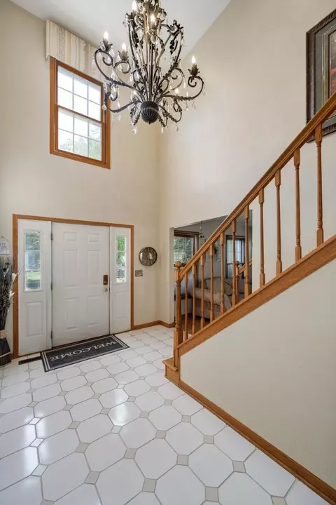 Entry Way - 5282 Galloway Dr, Hoffman Estates, IL 60192 photo 1 of 1
