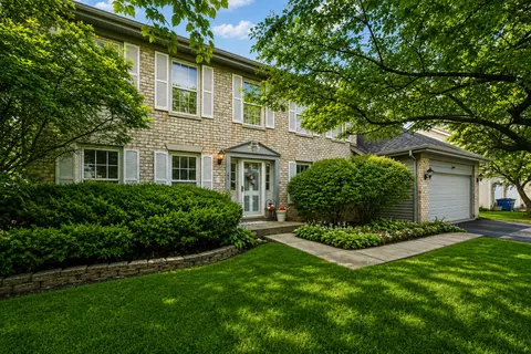 Exterior - 5282 Galloway Dr, Hoffman Estates, IL 60192 photo 2 of 4