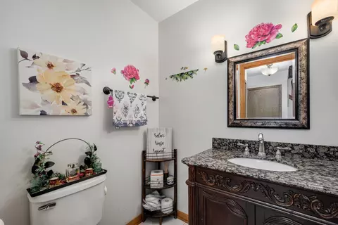 Bath - 5282 Galloway Dr, Hoffman Estates, IL 60192 photo 1 of 3