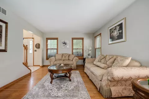 Other - 5282 Galloway Dr, Hoffman Estates, IL 60192 photo 2 of 8