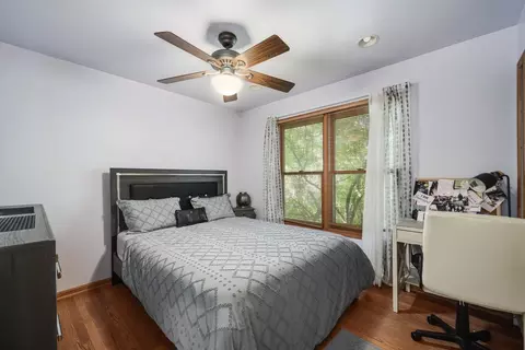 Bedroom - 5282 Galloway Dr, Hoffman Estates, IL 60192 photo 3 of 4
