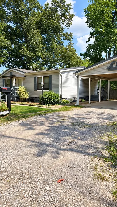 Other - 200 E Blake St, Benton, IL 62812 photo 2 of 8