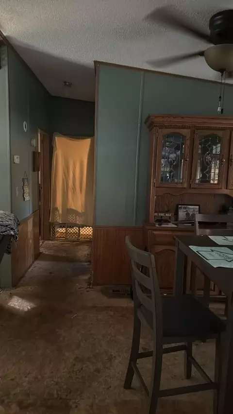Entry Way - 200 E Blake St, Benton, IL 62812 photo 1 of 1