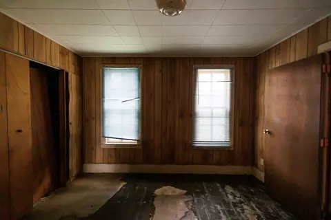 Bedroom - 1065 S 4th Ave, Kankakee, IL 60901 photo 4 of 6