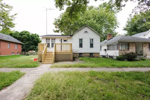 Exterior - 1065 S 4th Ave, Kankakee, IL 60901 photo 6 of 11
