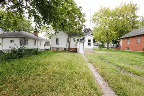 Exterior - 1065 S 4th Ave, Kankakee, IL 60901 photo 8 of 11