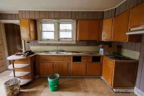 Kitchen - 1065 S 4th Ave, Kankakee, IL 60901 photo 2 of 2