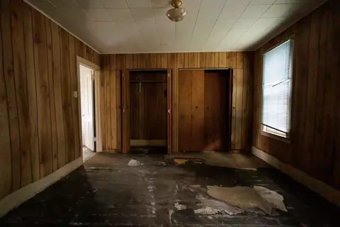 Bedroom - 1065 S 4th Ave, Kankakee, IL 60901 photo 3 of 6