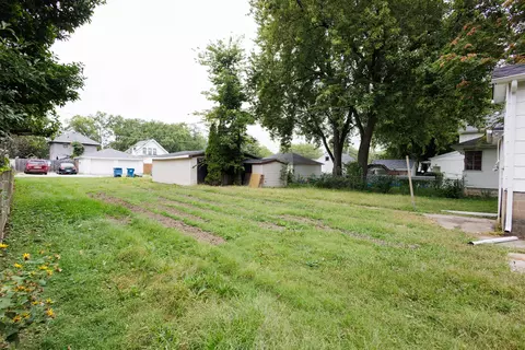 Exterior - 1065 S 4th Ave, Kankakee, IL 60901 photo 7 of 11