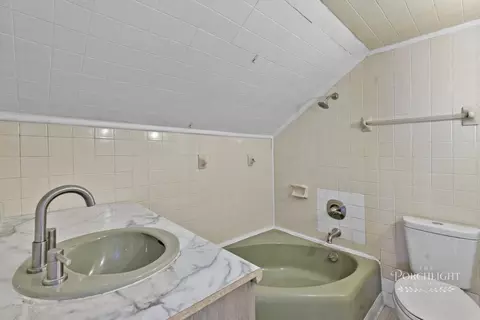 Bath - 344 N Hammes Ave, Kankakee, IL 60901 photo 2 of 2