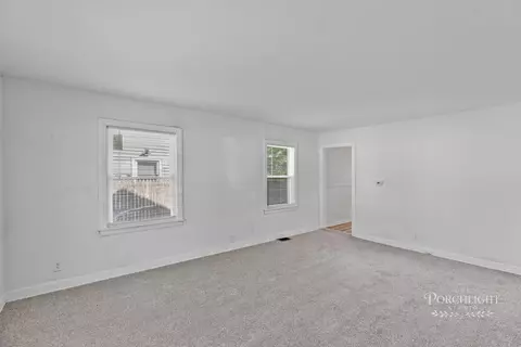 Living - 344 N Hammes Ave, Kankakee, IL 60901 photo 2 of 2