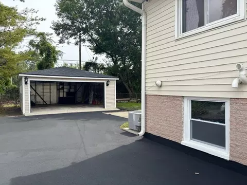 Exterior - 16601 Honore Ave, Markham, IL 60428 photo 3 of 7