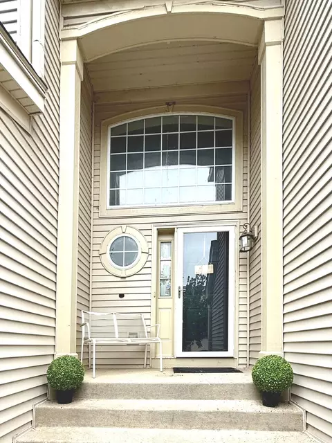 Exterior - 2320 Stonegate Rd, Algonquin, IL 60102 photo 3 of 4