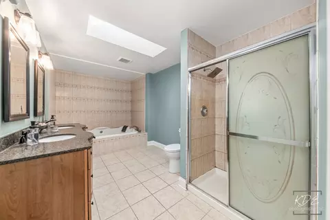 Bath - 13607 S Lake Dr, Plainfield, IL 60544 photo 3 of 4