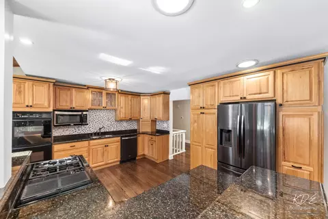 Kitchen - 13607 S Lake Dr, Plainfield, IL 60544 photo 7 of 7