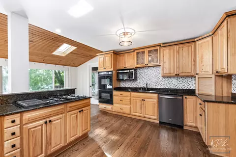 Kitchen - 13607 S Lake Dr, Plainfield, IL 60544 photo 1 of 7