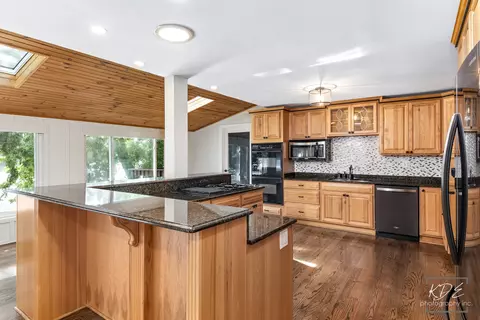 Kitchen - 13607 S Lake Dr, Plainfield, IL 60544 photo 2 of 7