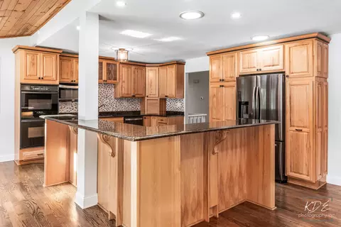 Kitchen - 13607 S Lake Dr, Plainfield, IL 60544 photo 6 of 7