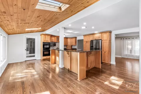 Kitchen - 13607 S Lake Dr, Plainfield, IL 60544 photo 4 of 7