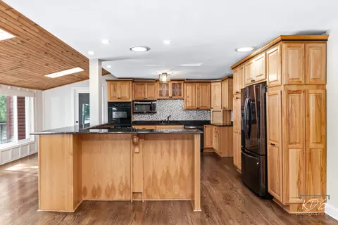 Kitchen - 13607 S Lake Dr, Plainfield, IL 60544 photo 3 of 7