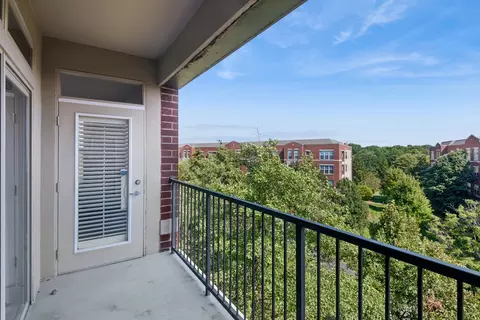 Exterior - 660 Prestwick Ln #507, Wheeling, IL 60090 photo 2 of 4