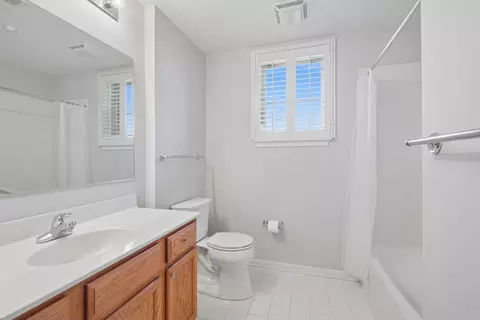 Bath - 660 Prestwick Ln #507, Wheeling, IL 60090 photo 1 of 3