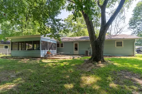 Exterior - 1023 Roberta Dr, Murphysboro, IL 62966 photo 5 of 7