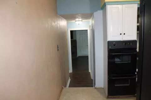 Entry Way - 108 Circle Dr, Cambridge, IL 61238 photo 1 of 2