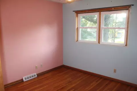 Bedroom - 108 Circle Dr, Cambridge, IL 61238 photo 1 of 7