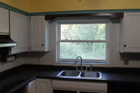 Kitchen - 108 Circle Dr, Cambridge, IL 61238 photo 1 of 2