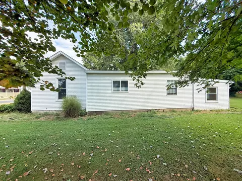 Other - 323 Austin Ave, Flora, IL 62839 photo 13 of 15