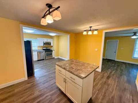 Kitchen - 323 Austin Ave, Flora, IL 62839 photo 1 of 4