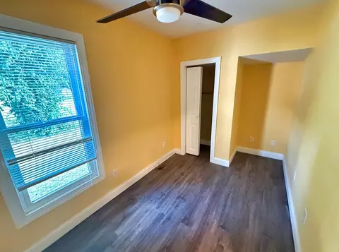 Bedroom - 323 Austin Ave, Flora, IL 62839 photo 9 of 11