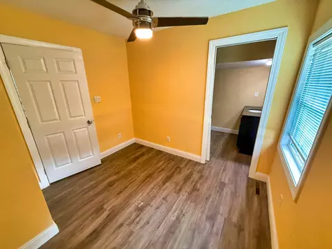 Bedroom - 323 Austin Ave, Flora, IL 62839 photo 5 of 11