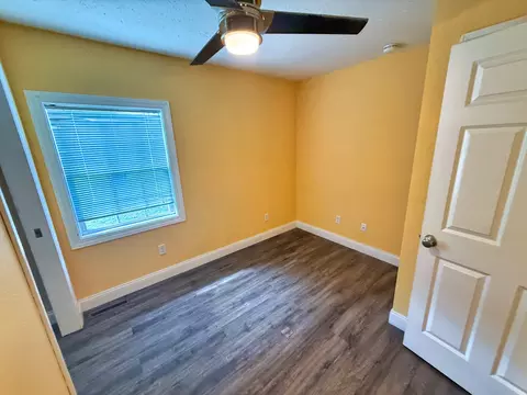 Bedroom - 323 Austin Ave, Flora, IL 62839 photo 7 of 11