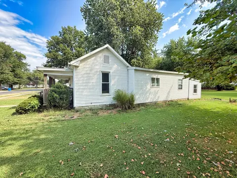 Other - 323 Austin Ave, Flora, IL 62839 photo 14 of 15