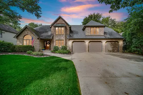 1024 Trillium Trl, West Chicago, IL 60185