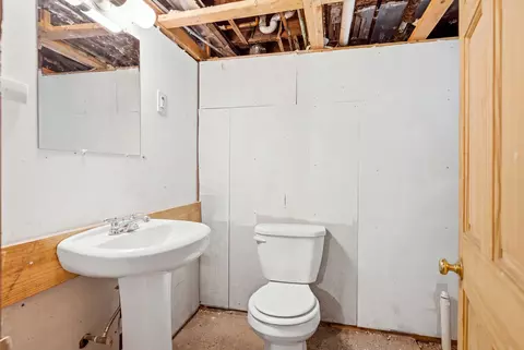 Bath - 1656 E 84th St, Chicago, IL 60617 photo 1 of 1