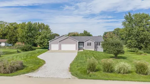 203 W South St, Dover, IL 61323