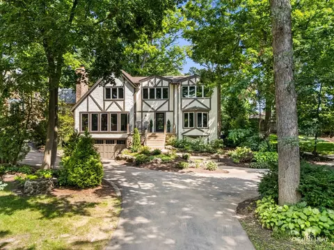 641 Lake Rd, Glen Ellyn, IL 60137