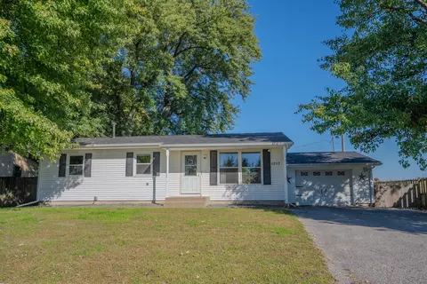 1217 Main Ave Ct, Cordova, IL 61242