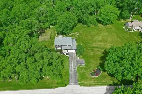 View/Area - 2711 Old Oak Dr, Mchenry, IL 60050 photo 3 of 5
