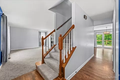 Entry Way - 2711 Old Oak Dr, Mchenry, IL 60050 photo 3 of 3