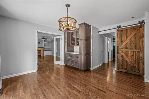 Dining - 2711 Old Oak Dr, Mchenry, IL 60050 photo 2 of 3