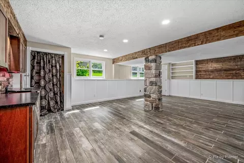 Living - 2711 Old Oak Dr, Mchenry, IL 60050 photo 8 of 9