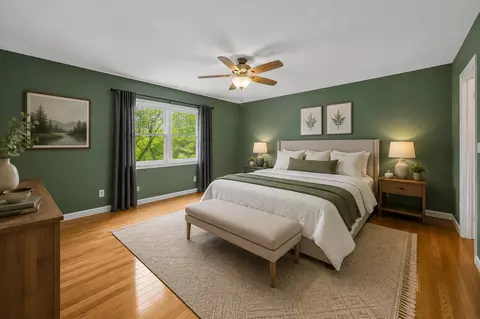 Bedroom - 2711 Old Oak Dr, Mchenry, IL 60050 photo 1 of 12