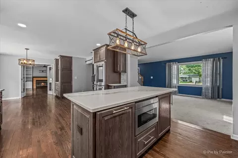 Kitchen - 2711 Old Oak Dr, Mchenry, IL 60050 photo 5 of 5